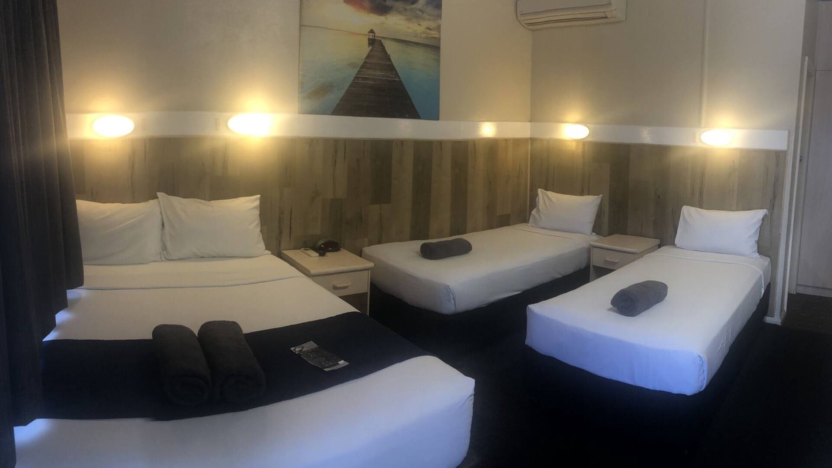 Cootamundra Hotel | Wattle Tree Motel