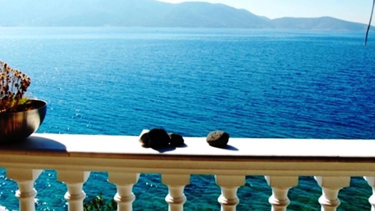 Salamis House | Wavedance Accommodation (Posidonas)