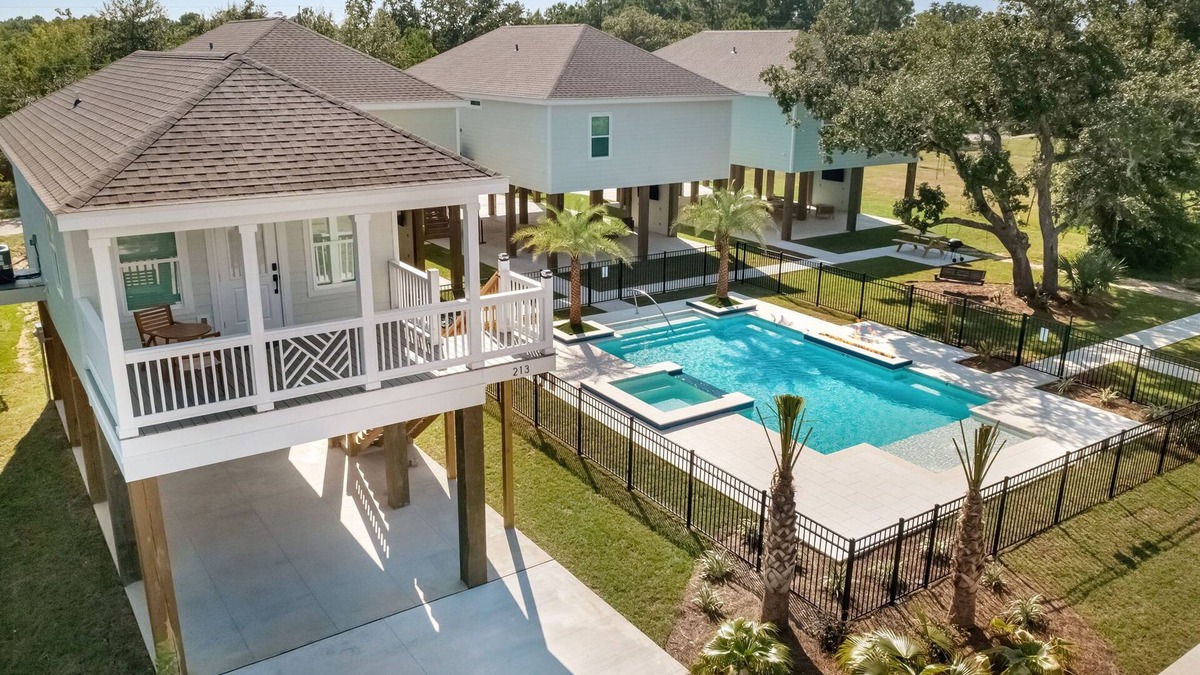 Waveland House | Waveland Beach Cottage 213