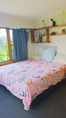 Invercargill House | Wavely Park master bedroom