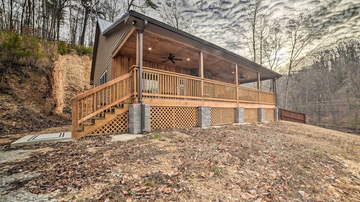 Waverly Cabin | Waverly Cabin, Close to Kentucky Lake Access!