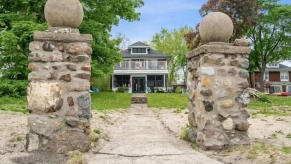 Waverly Beach Cottage | Waverly Place Beach House the Perfect Family Vacation with Private Beach!