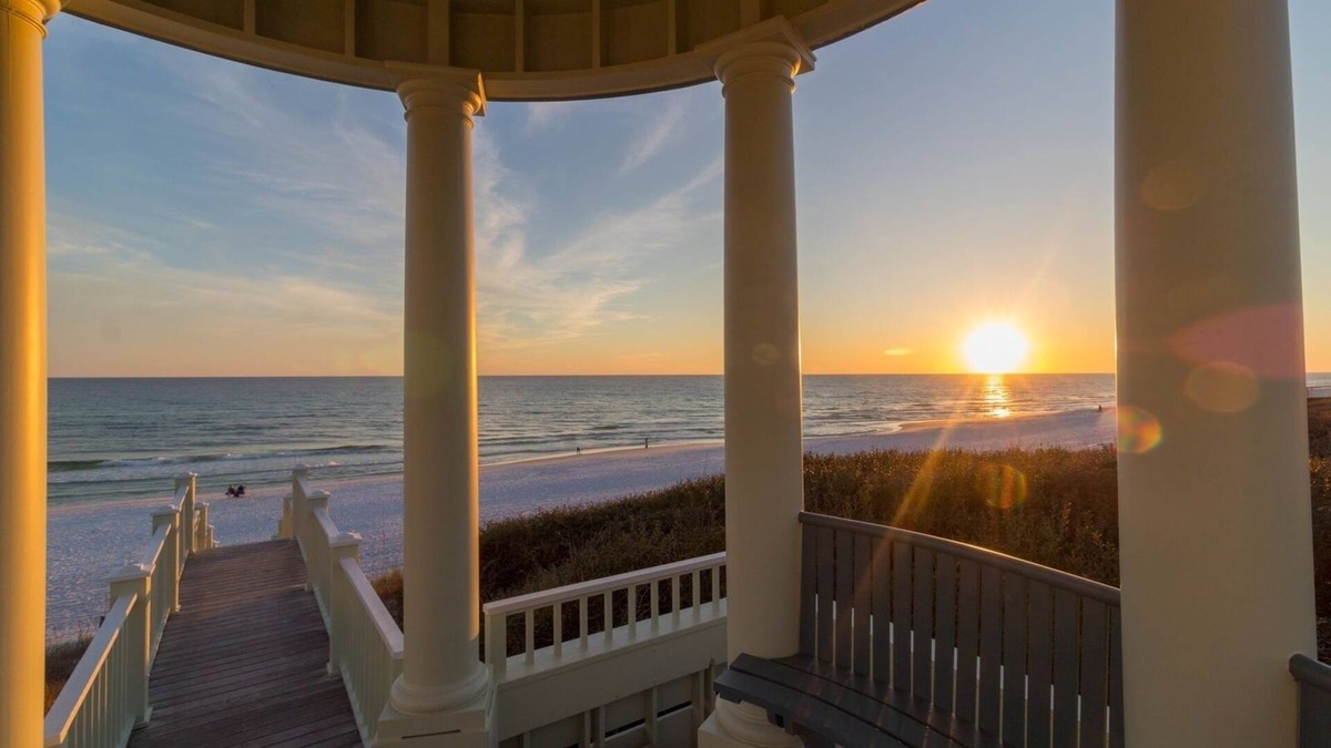 Seaside Cottage | Waves 1 Bedroom Cottage by RedAwning