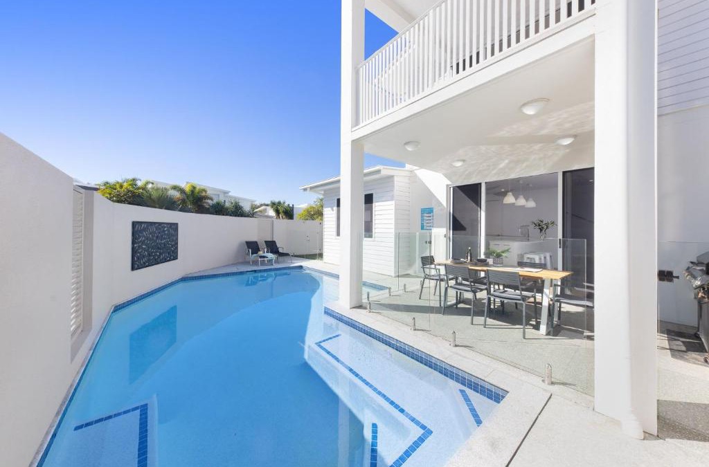 Mount Coolum House | Waves Beach House