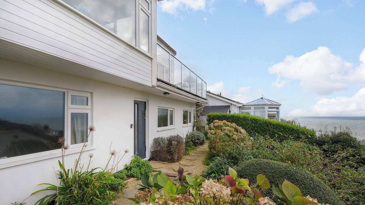 Downderry Cottage | WAVES EDGE, pet friendly, country holiday cottage in Downderry