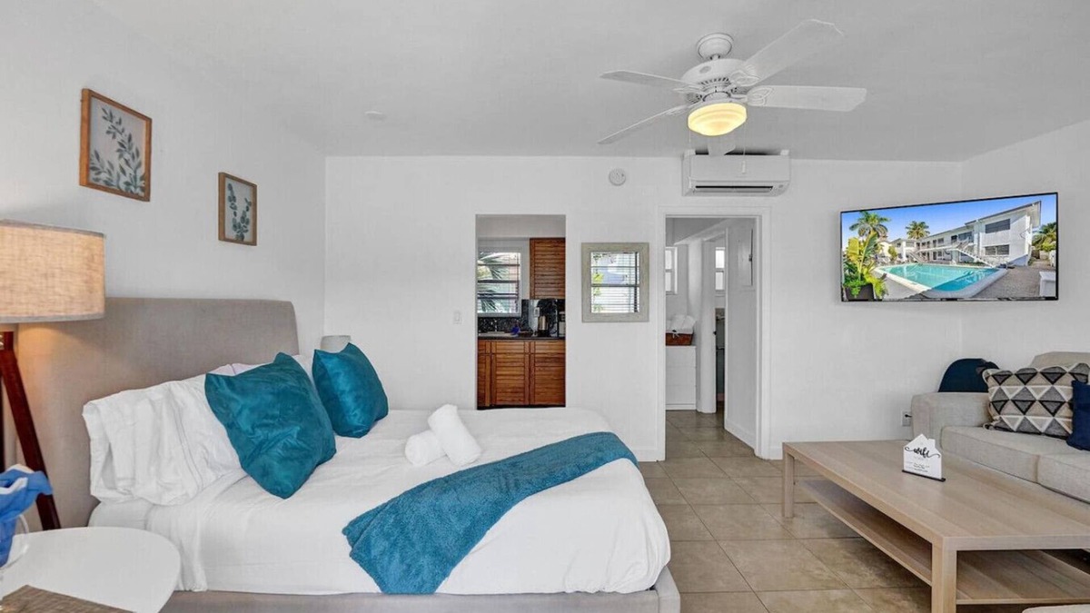 North Beach Apartment | Waves on Desoto Deluxe studio # 4