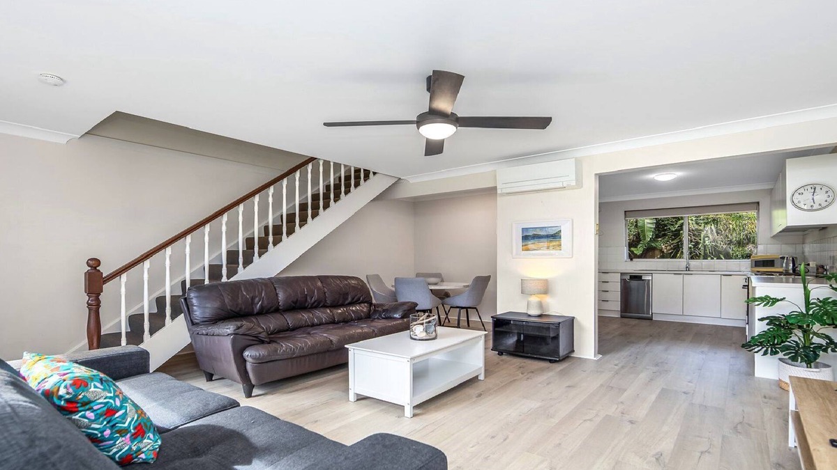 Umina Beach House | Waves on South @ Umina Beach