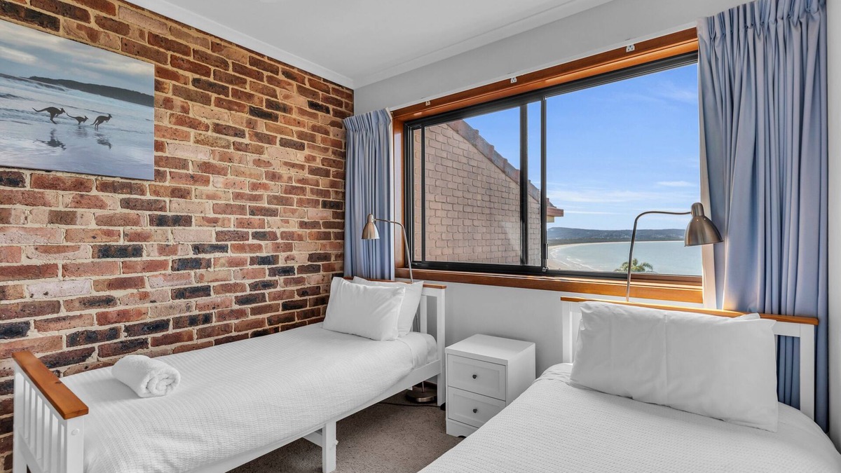 Pambula Beach Cabin | Waves on Winnunga - Pambula Beach