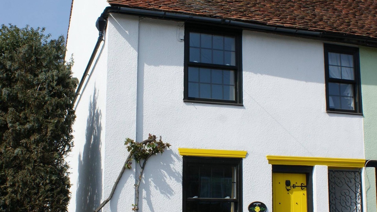 Clacton-on-Sea Cottage | Wayside Cottage Vacation Home