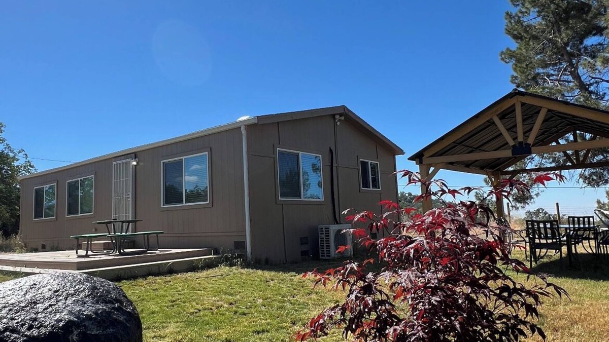 Squaw Valley House | We are 35 min. From the entrance to KINGS CANYON & SEQUOIA NATIONAL PARK