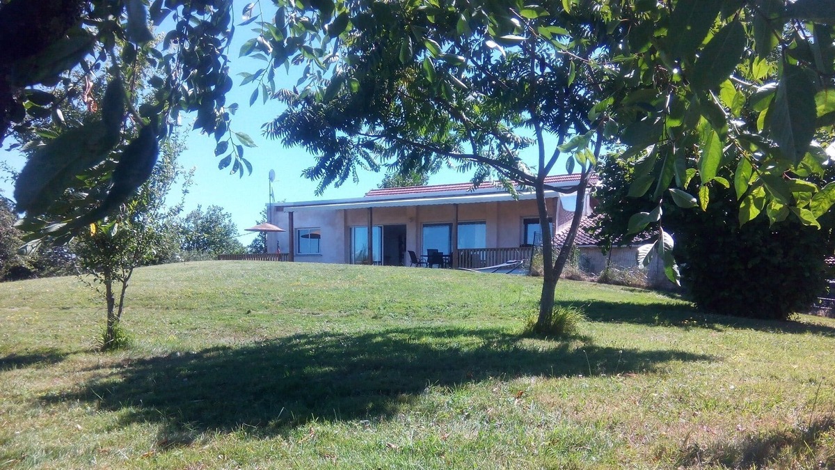 Saint-Dizant-du-Bois House | We are situated in the beautiful and peaceful Charentaise countryside.