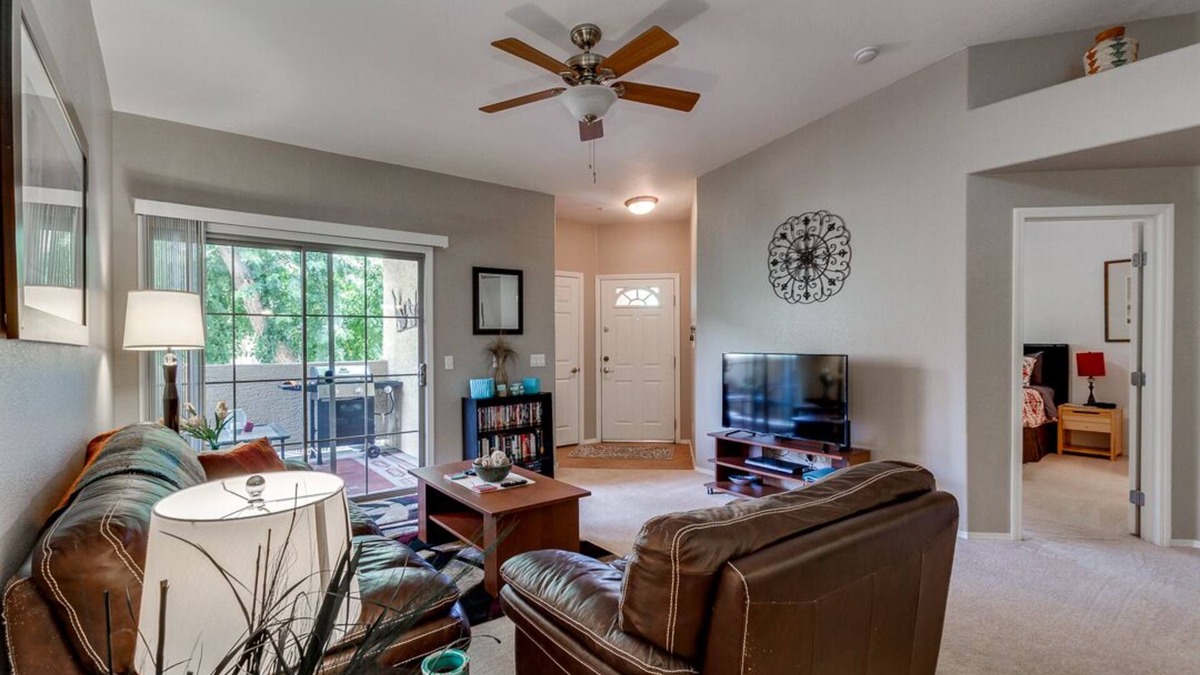 East Mesa Condo | We Be Jammin' at Coyote Landin 2/2, Hot Pool!