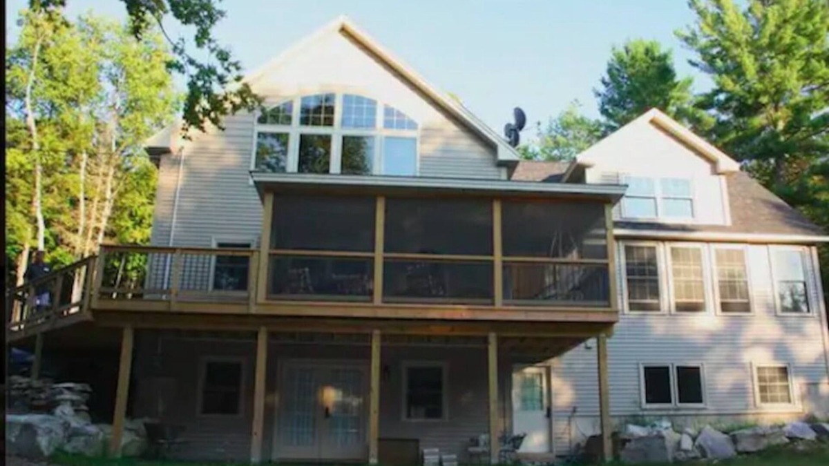 Holden House | We now have heat pump.like A/C! Lakefront, mountain biking and hiking trails!