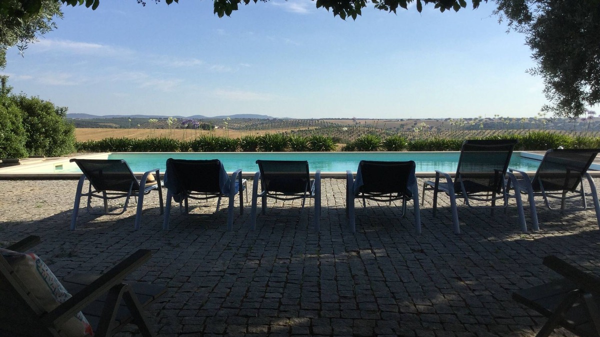 Fronteira House | We want you to feel at home, just like we do !