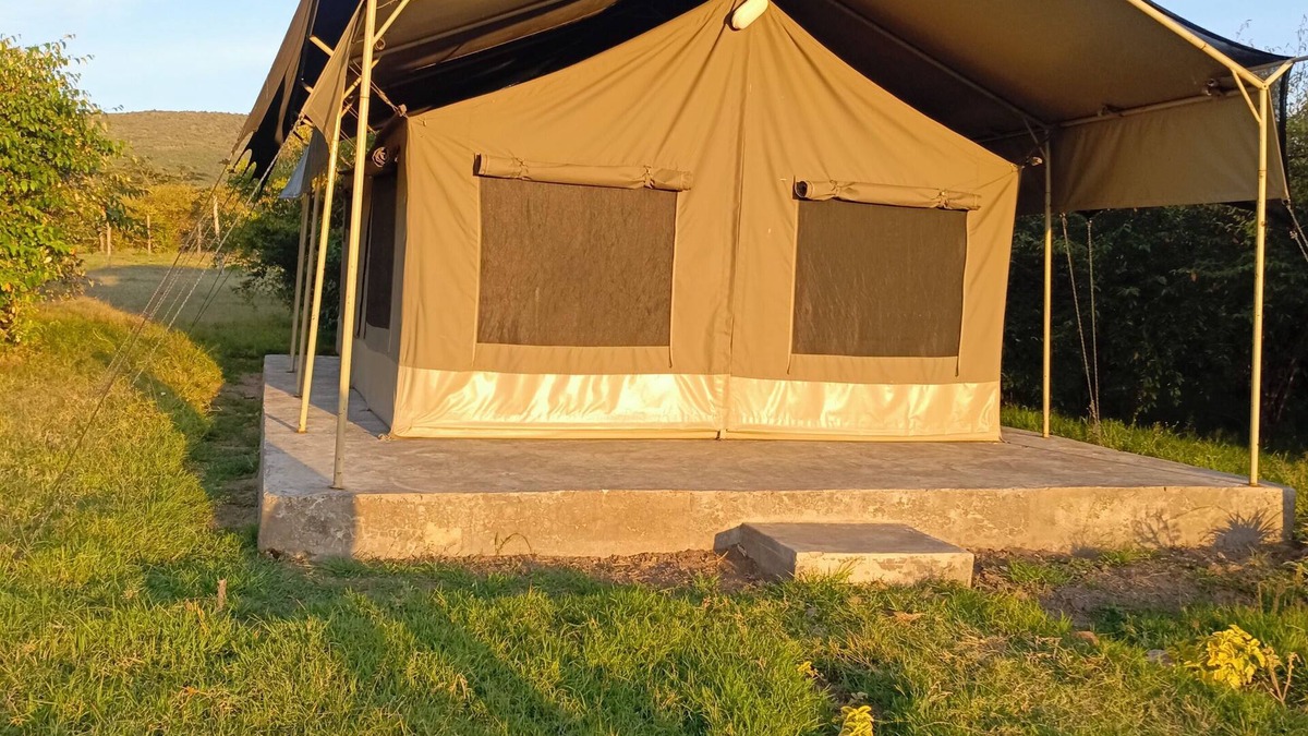 Ololaimutiek Cottage | we we are located at maasaimara 1.5 km from the main entrancen