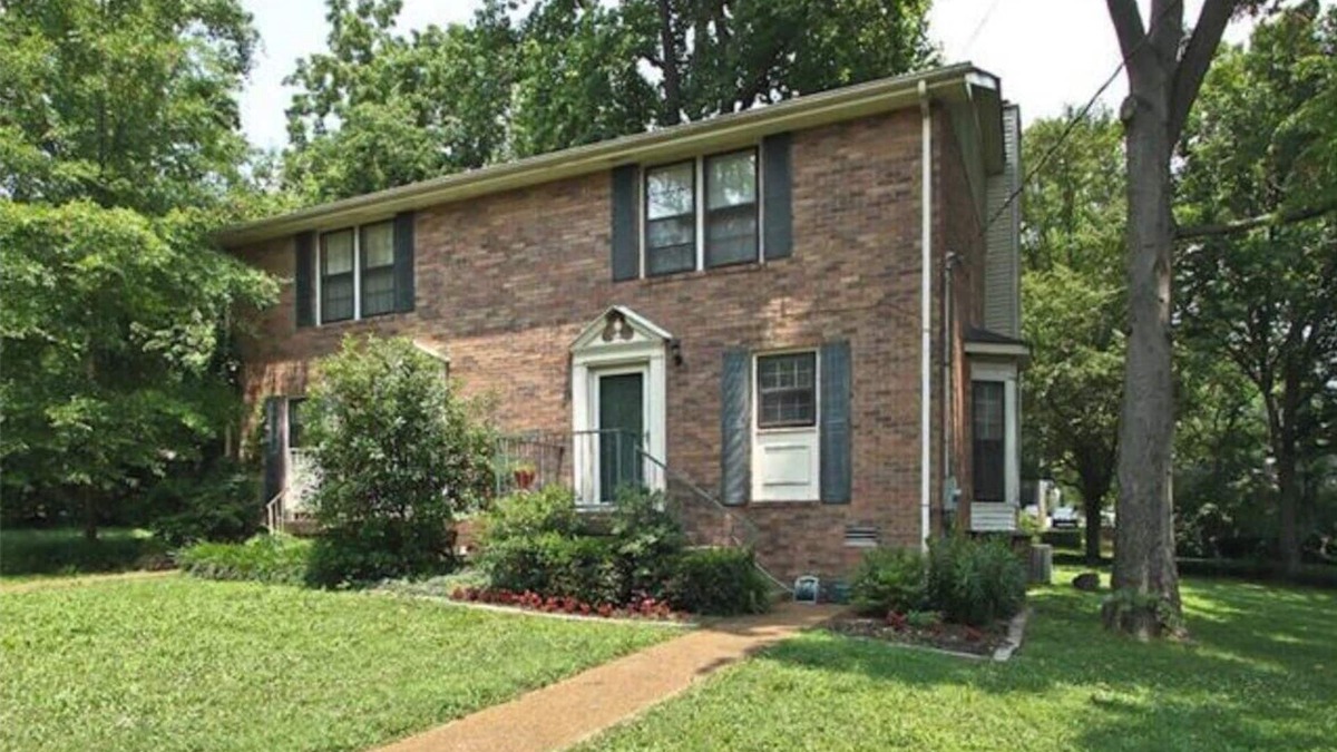 Green Hills Condo | We welcome you home to this peaceful and centrally-located house