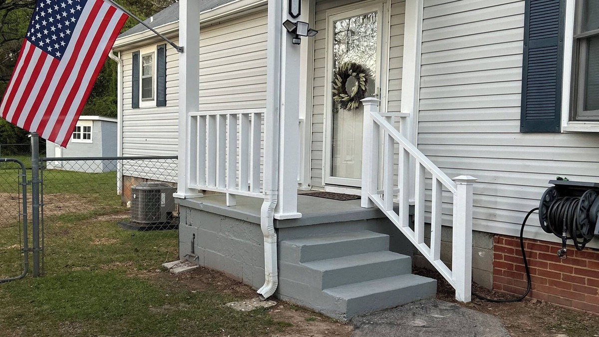 Weaver Apartment | Weaver Station - Your rest stop on the Ladiga Trail!