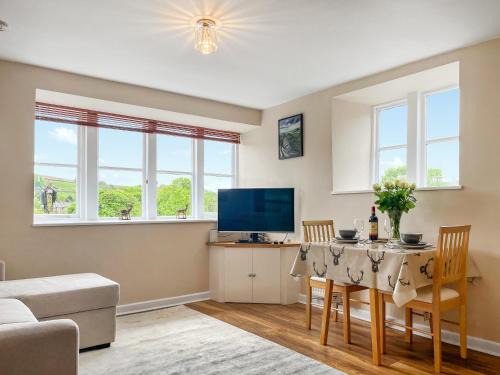 Hayfield House | Weavers View - Uk49723