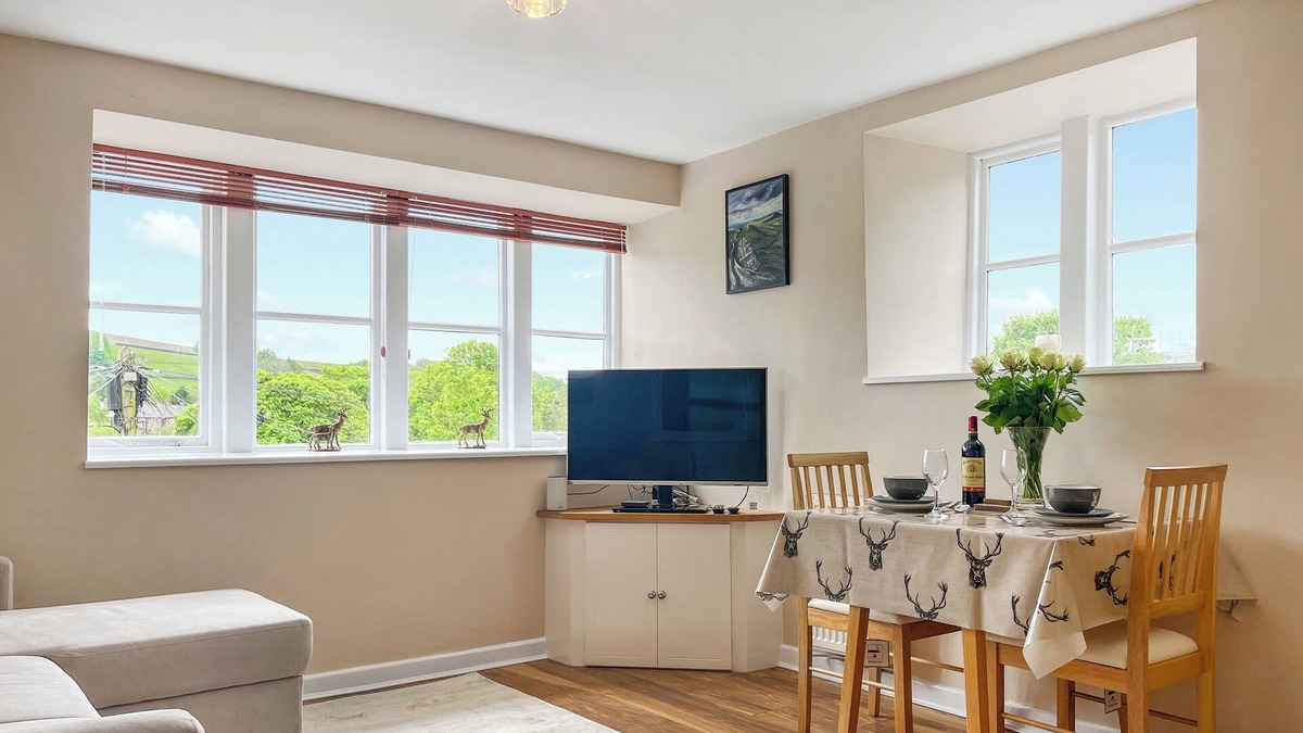 Hayfield Cottage | Weavers View - UK49723