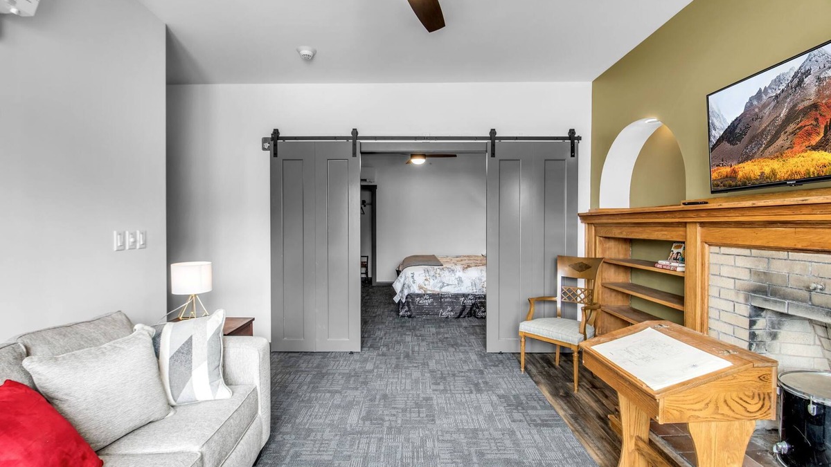 Lyndonville Hotel | Webber Hotel