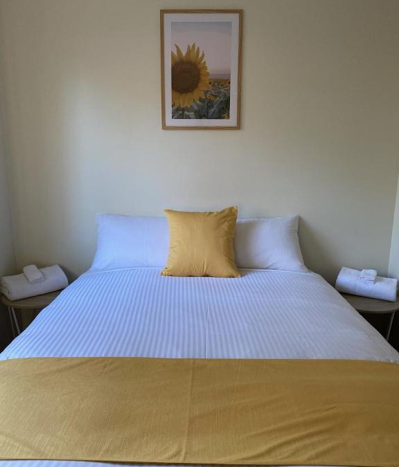 Wedderburn Hotel | Wedderburn Caravan Park