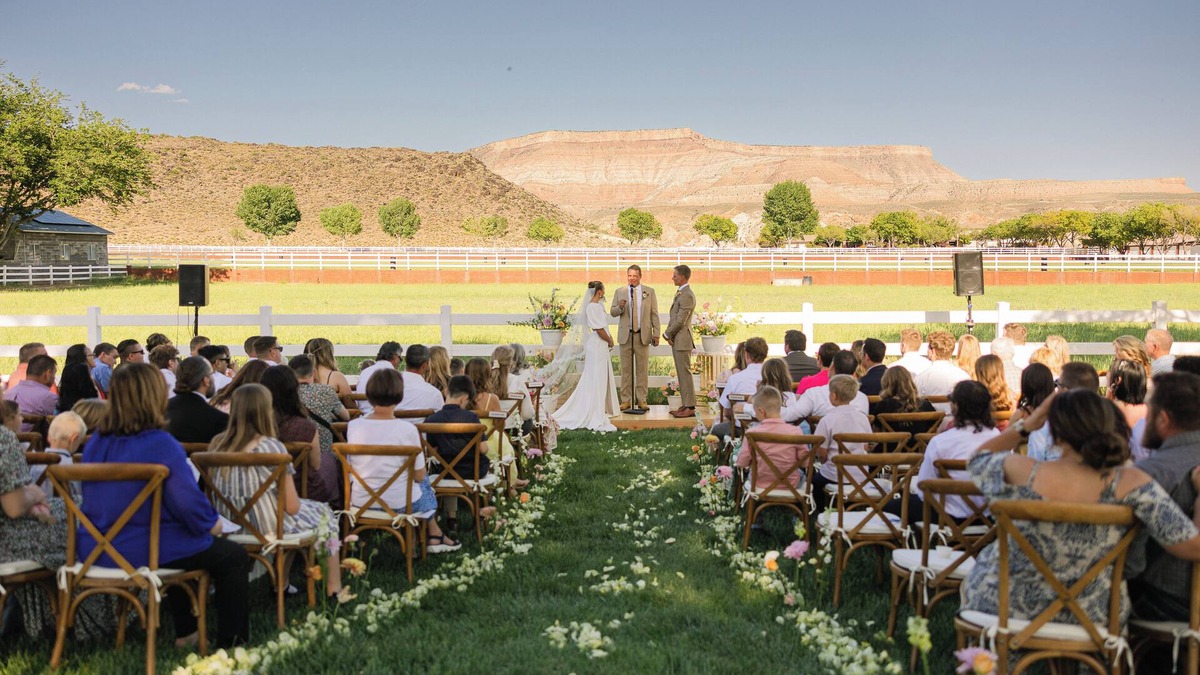 Toquerville House | Wedding Venue~Desert Mansion~Sleeps 46~Pool~Views~Reunions