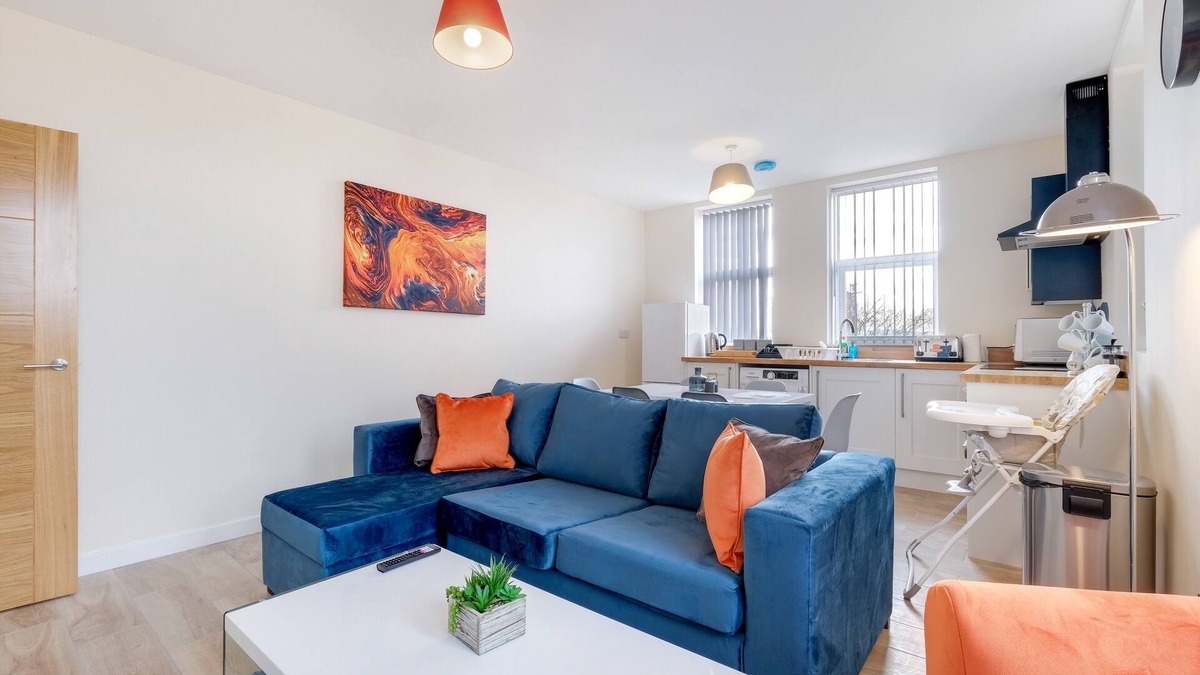 Wednesbury Apartment | Wednesbury, 2 Bedroom Apartment 201 with Parking