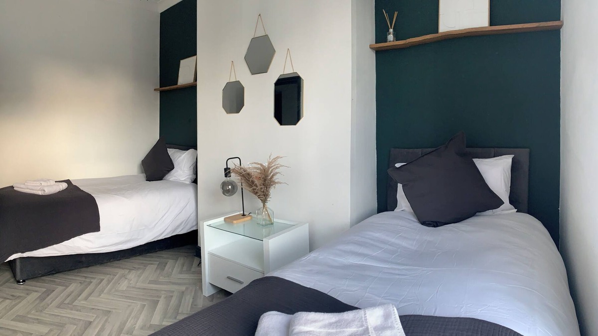 Wednesbury House | Wednesbury Retreat for Groups & Families