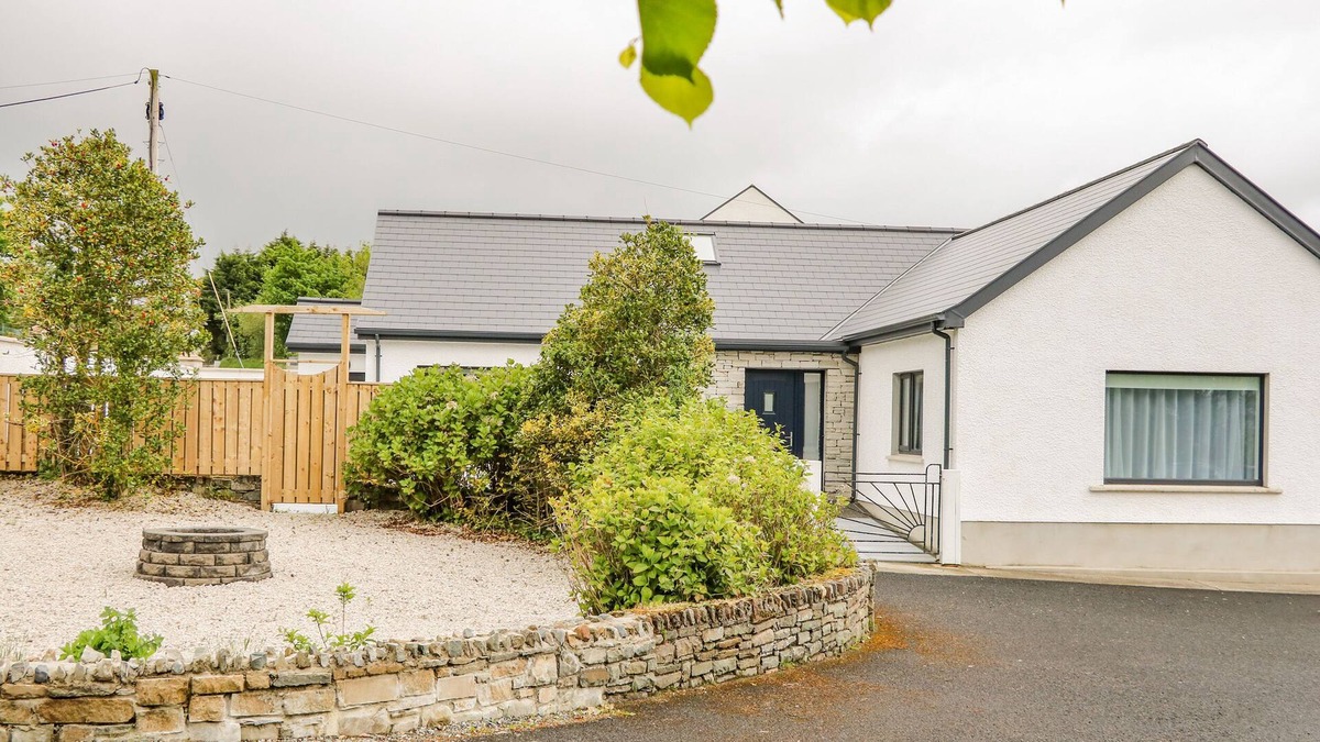 Buncrana House | WEE ANDY'S, family friendly in Buncrana, County Donegal