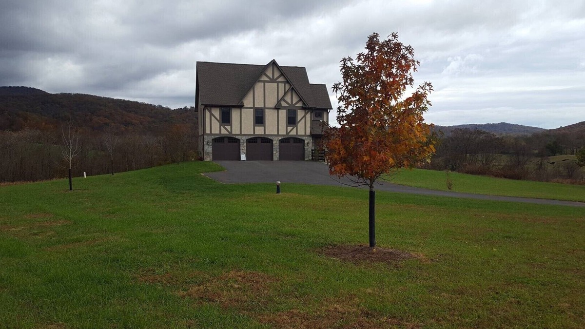 Markham Cottage | Weekend getaway short distance from DC/Northern Virginia