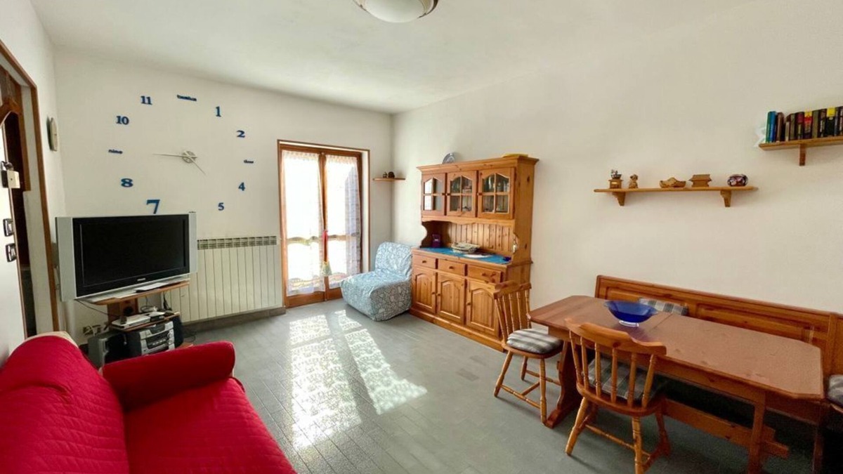 Gravere Apartment | Weekend in Gravere with garage for motorcycles/bikes