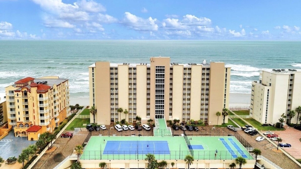 Daytona Beach Shores Condo | WEEKLY DISCOUNTS! DIRECT BEACH ACCESS! NO DRIVE BEACH! FULL KITCHEN! POOL!