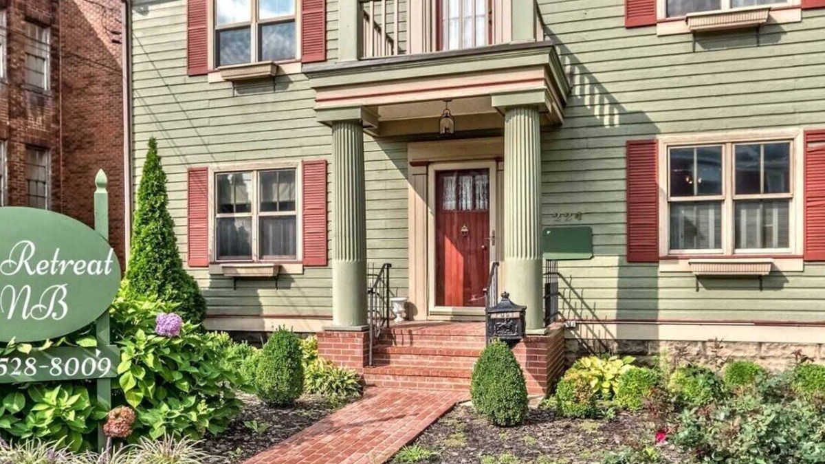 Butler House | Weekly discount. Family & pet friendly, A block to Main St. Walk to dine/shop.