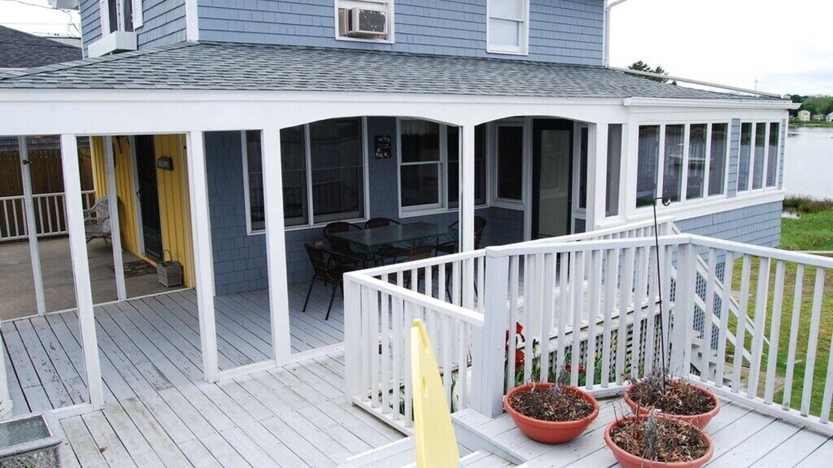 Portsmouth House | Weekly Home Rental Sleeps 5 located on Blue Bell Cove