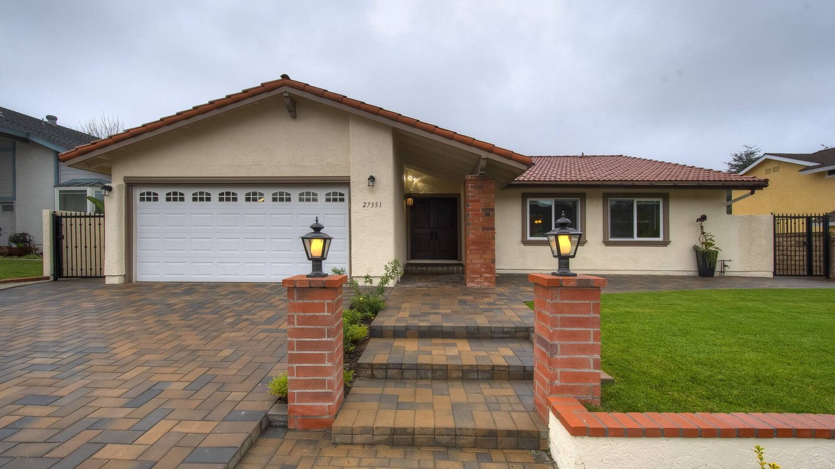Mission Viejo House | Weekly & Monthly discounted rates, book now!