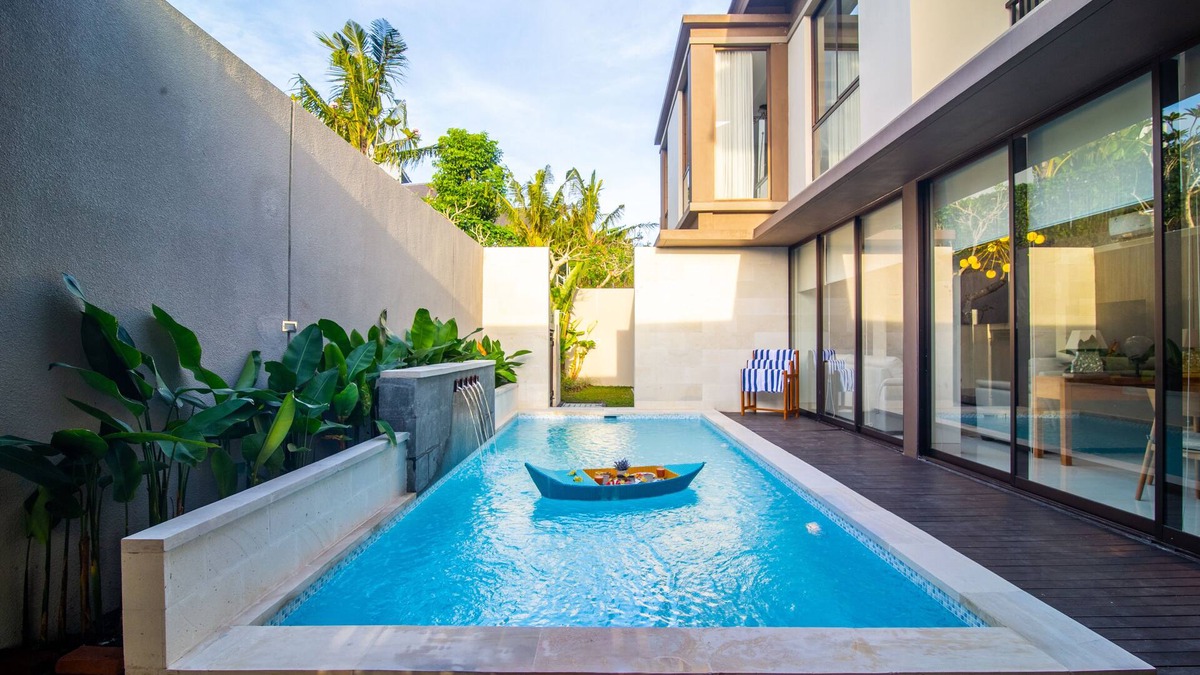 Kediri Villa | Weekly Promo Modern Family Living 4BR Villa atTanah Lot