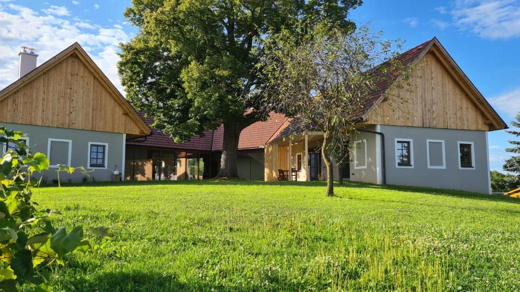 Neuhaus am Klausenbach Apartment | WEIN DOMIZIL Zieger