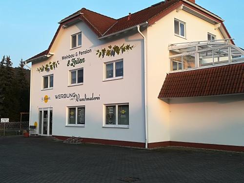 Diera-Zehren House | Weinbau & Pension "8Zeilen"
