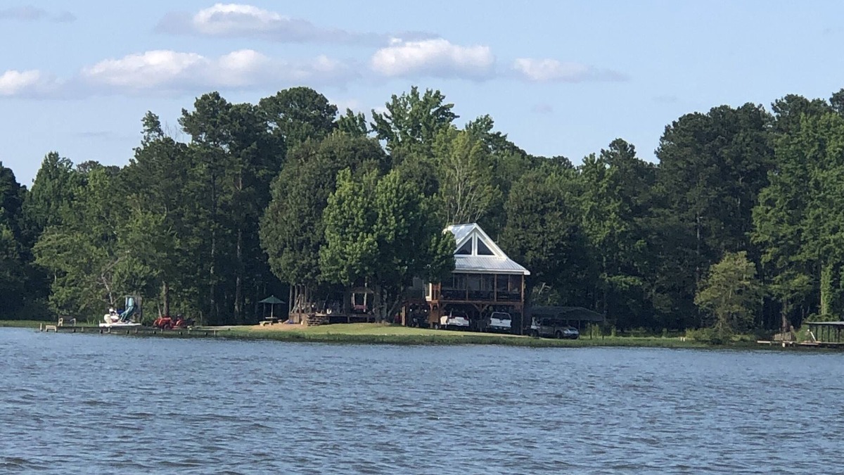 Cedar Bluff House | Weiss Lake Couples Getaway On A Private Point