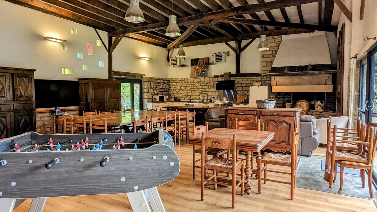 Fretigney-et-Velloreille Cottage | Welcoming lodge perfect for hikers with pets allowed