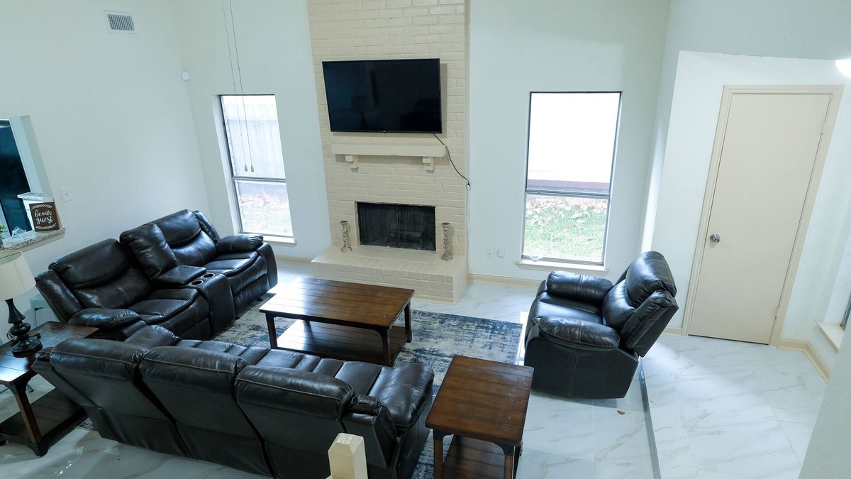 FM 1960 House | Welcome 4 Bedroom house North Houston!