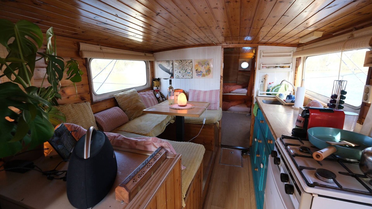 Amsterdam North Boat Rental | Welcome Aboard! Private Stay for Friends & Family