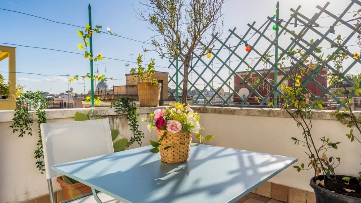 Trionfale Apartment | Welcome Dhome, Cozy penthouse with St. Peter View