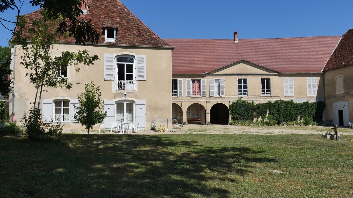 Aiglepierre House | welcome for a stay at the castle