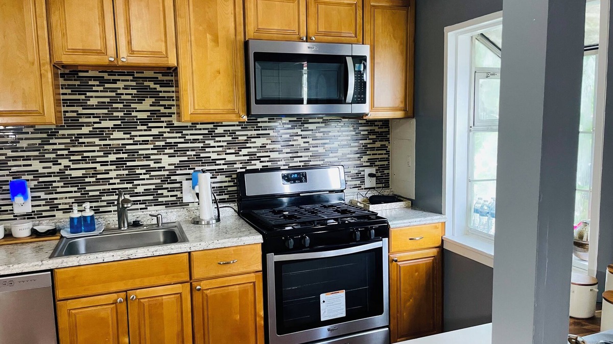 Landover House | Welcome Home Relax in Comfort at Our Modern 2 Bedroom Townhome in Hyattsville
