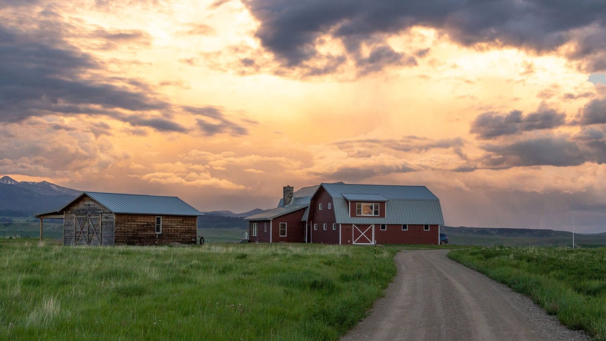 Wilsall Apartment | Welcome home to Quill Hill! Rural Montana at its best with modern amenities!
