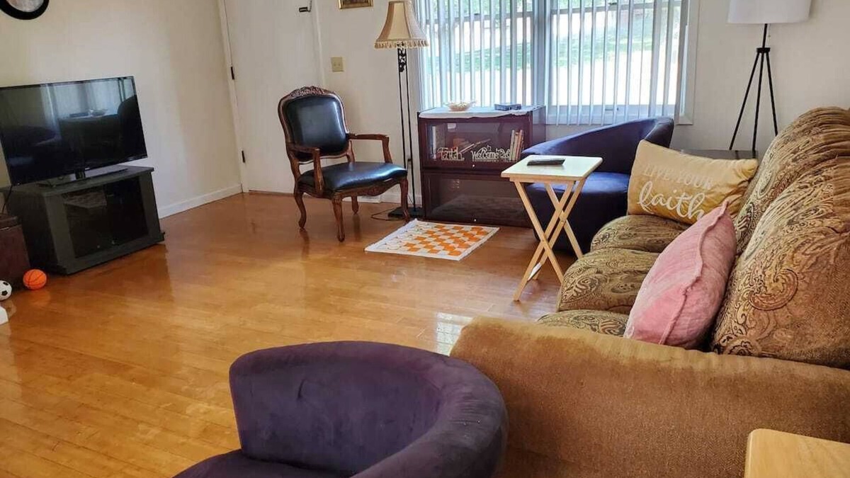 Oak Grove House | Welcome Home to Southern Hospitality