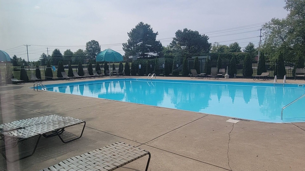 Summit Station Condo | WELCOME! nEasy living with comfy style.n