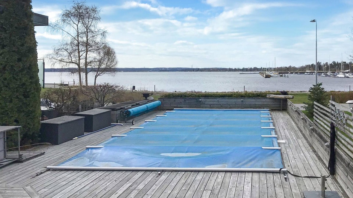 Viggbyholm House | Welcome to a dream vacation in this pool house in the middle of the Swedish archipelago.