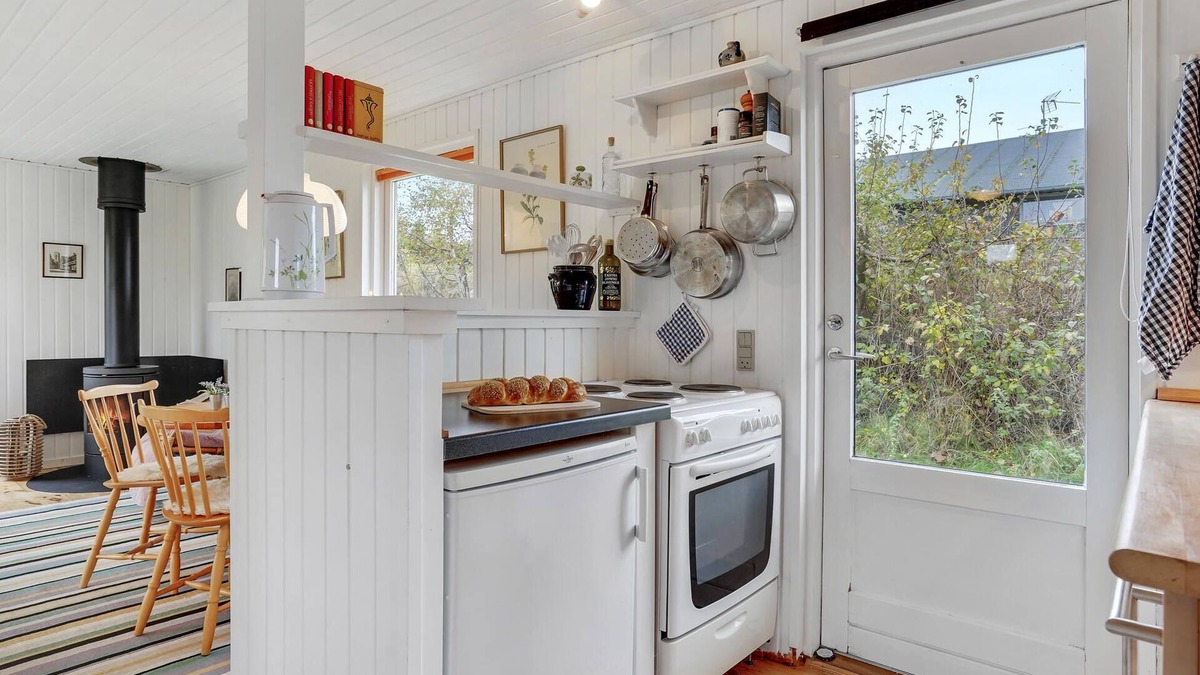 Skødshoved Strand House | Welcome to an idyllic and cozy cottage in a beautiful natural environment.